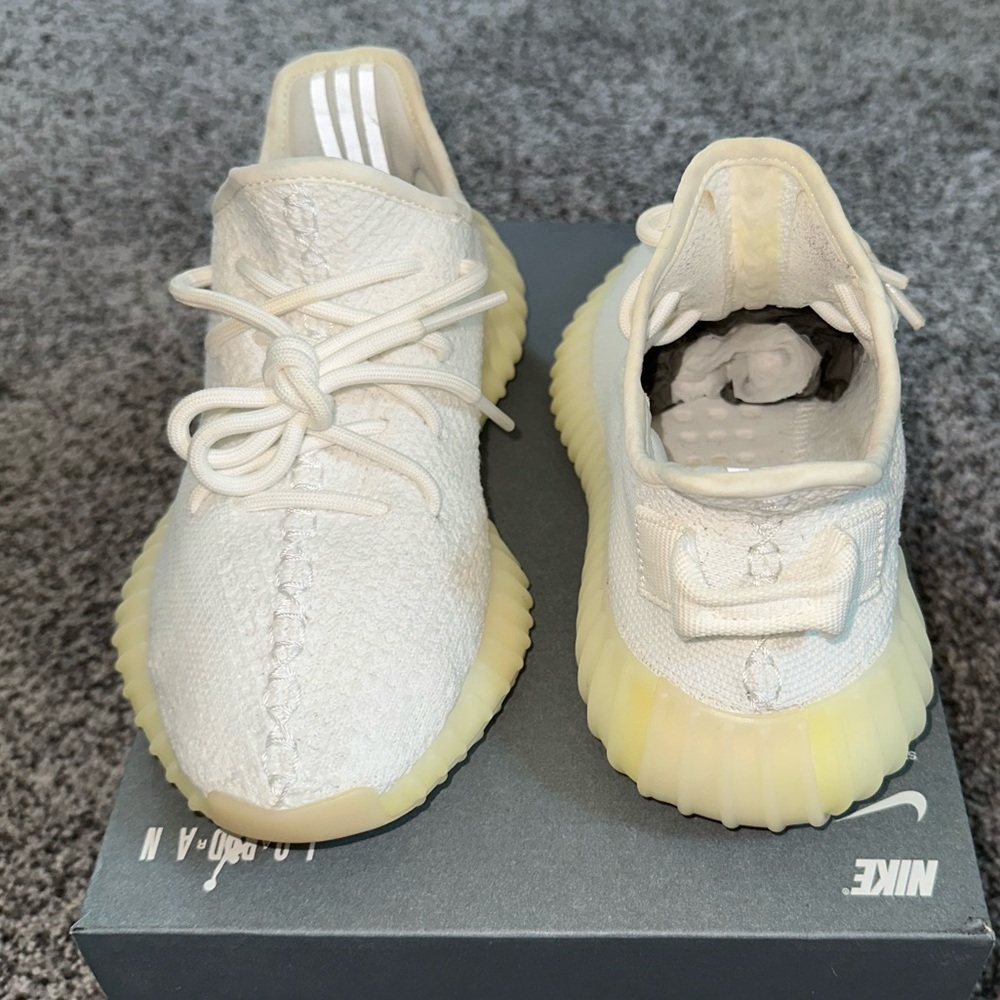 2017 YEEZY ‘CREAM/WHITE’